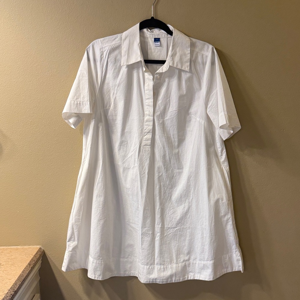 Old Navy White Casual Button Down Shirt